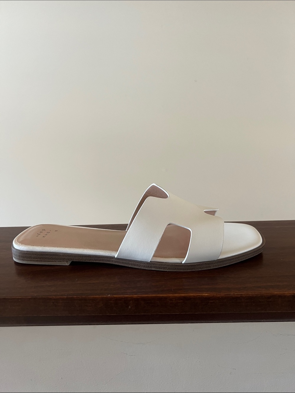 NWOT White Nina Slide Sandal - Women's Casual Slip-On